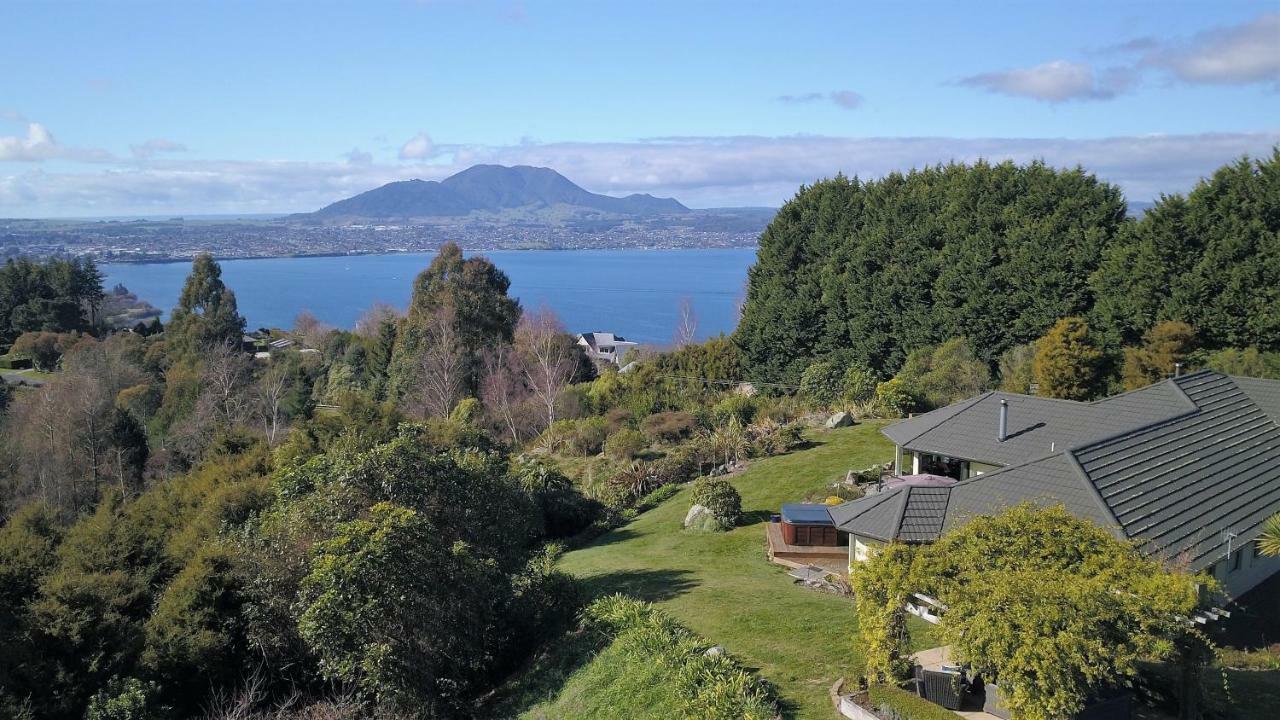Acacia Heights Gardens Villa Taupo Bagian luar foto