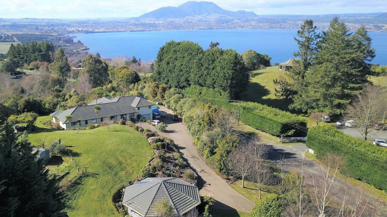 Acacia Heights Gardens Villa Taupo Bagian luar foto